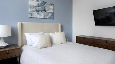 3830 NW 11th St, Unit 1-201 in Miami, FL - Building Photo - Building Photo