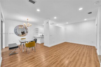 1450 Weeping Willow Way in Hollywood, FL - Building Photo - Building Photo