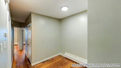 4A Weld Ave in Boston, MA - Building Photo - Building Photo