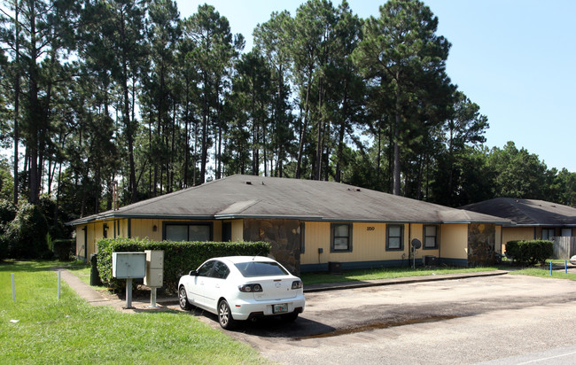 350 Crow Rd in Pensacola, FL - Building Photo - Building Photo