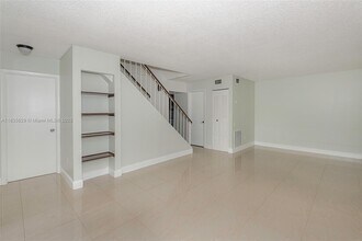 6455 SW 116th Pl, Unit C in Miami, FL - Building Photo - Building Photo