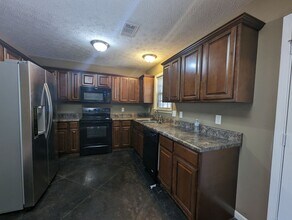 45 Southstone Dr in Batesville, AR - Building Photo - Building Photo