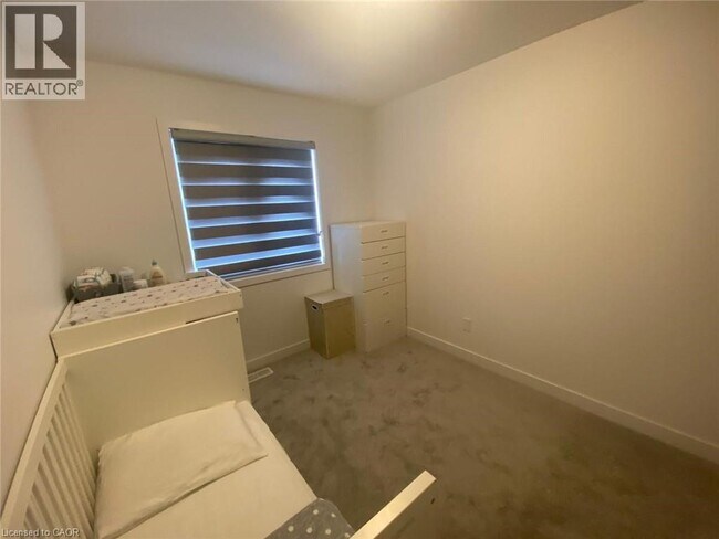 14 Roper Pl in Kitchener, ON - Building Photo - Building Photo