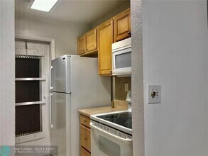 2530 Pierce St in Hollywood, FL - Foto de edificio - Building Photo