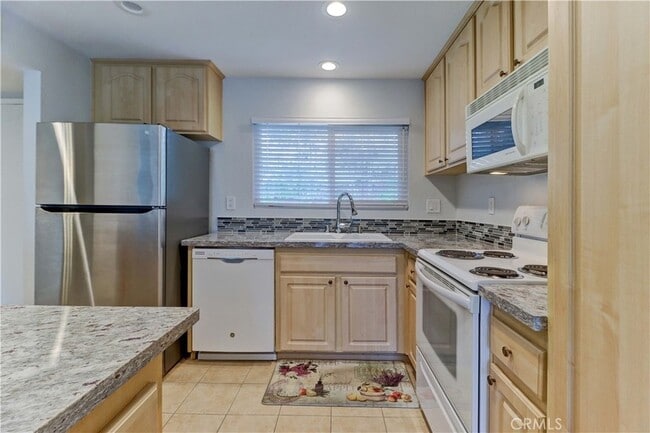 3363 Monte Hermoso, Unit 2C in Laguna Woods, CA - Building Photo - Building Photo