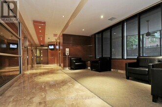 470-1470 Laurier Ave W in Ottawa, ON - Building Photo - Building Photo