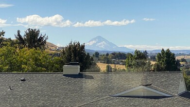 610 Summit Ridge Dr in The Dalles, OR - Building Photo - Building Photo