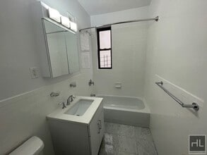 WEST 104 STREET, Unit 54 in New York, NY - Foto de edificio - Building Photo