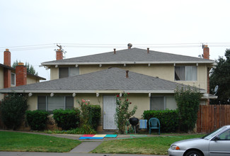 Folsom Estates in Sacramento, CA - Building Photo - Building Photo