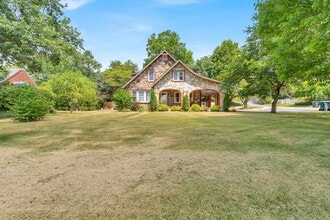 1688 Overhill Rd in Bristol, VA - Building Photo - Building Photo