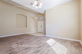 5111 Clover Mist Dr in Apollo Beach, FL - Foto de edificio - Building Photo