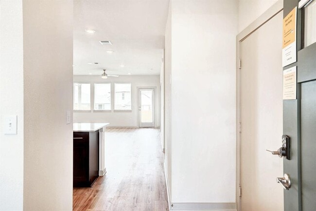 10600 Seguin St in Austin, TX - Building Photo - Building Photo