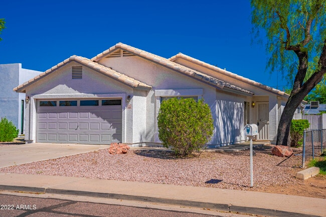 property at 1414 E Weldon Ave