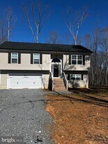 9115 Granite Springs Rd in Spotsylvania, VA - Building Photo