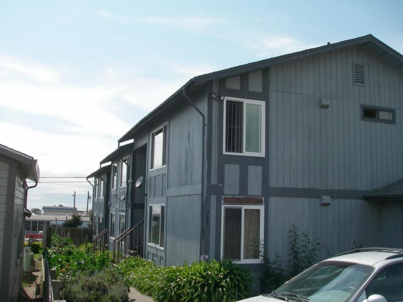 209 N McPherson St in Fort Bragg, CA - Building Photo