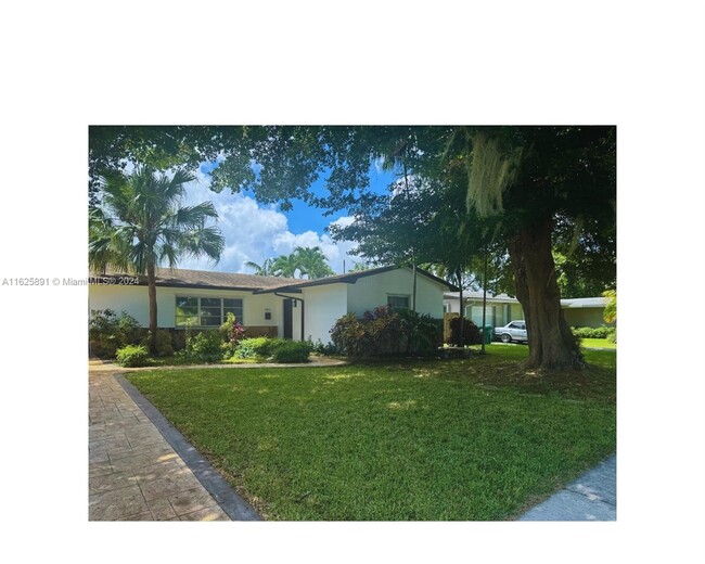 18810 SW 91st Ave in Cutler Bay, FL - Building Photo - Building Photo