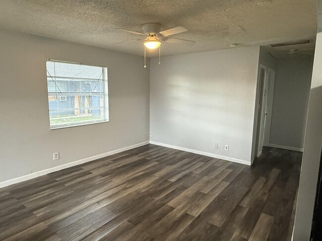 1110 S H St in Lake Worth Beach, FL - Building Photo - Building Photo