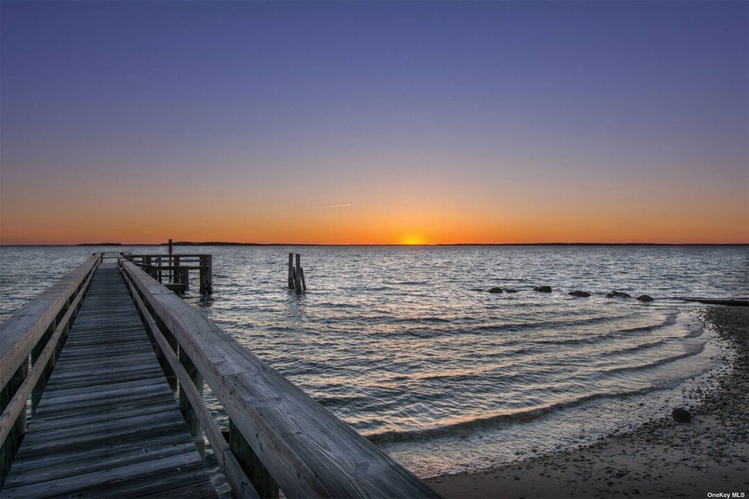 1 Fox Crossing in Sag Harbor, NY - Foto de edificio