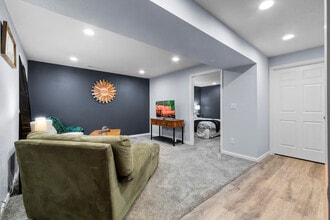 115 Alydar Dr, Unit Private master in North Liberty, IA - Building Photo - Building Photo