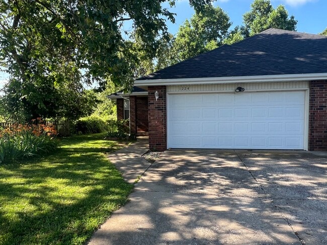 1224 Bluegrass Rd in Nixa, MO - Building Photo - Building Photo