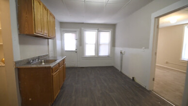 22-24 Kendall St in Springfield, MA - Building Photo - Interior Photo