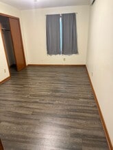 318 E Forest St, Unit 1 in Marengo, IL - Foto de edificio - Building Photo