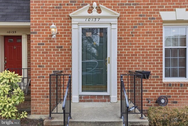10137 Village Knolls Ct in Oakton, VA - Building Photo - Building Photo
