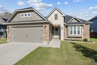 1821 Holleman Dr in Temple, TX - Building Photo - Building Photo