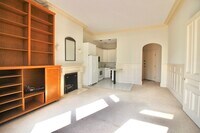 323 Commonwealth Ave photo'