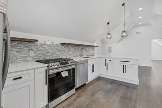208 Shippen St in Weehawken, NJ - Building Photo - Building Photo