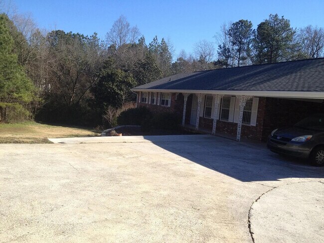 Room in House on Pleasant Hill Rd in Lawrenceville, GA - Foto de edificio - Building Photo