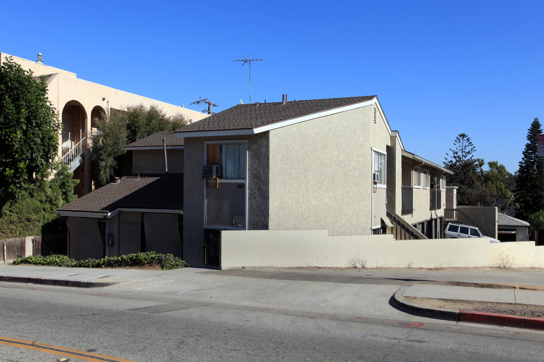 646 Ximeno Ave in Long Beach, CA - Building Photo