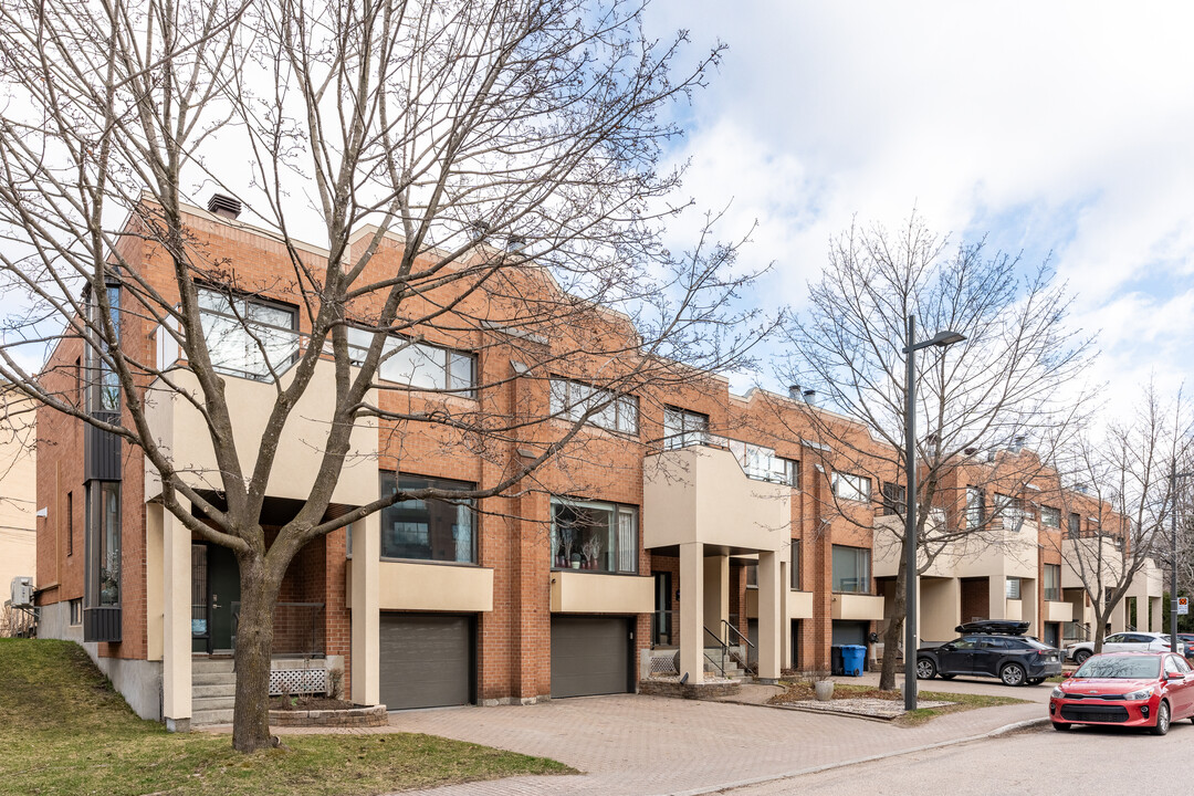 345 Gérard-Morisset St in Québec, QC - Building Photo