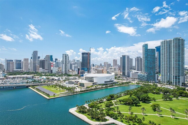 900 Biscayne Blvd in Miami, FL - Building Photo - Building Photo
