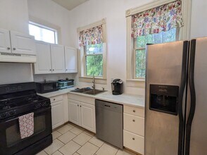 1816 W Grace St, Unit A in Richmond, VA - Building Photo - Building Photo