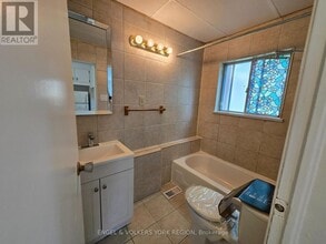 41 Essa Rd in New Tecumseth, ON - Building Photo - Building Photo