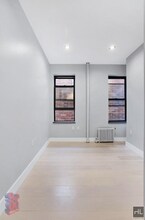 STANTON ST., Unit 5F in New York, NY - Foto de edificio - Building Photo