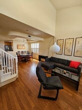 199 N Lincoln Ave in Monterey Park, CA - Foto de edificio - Building Photo