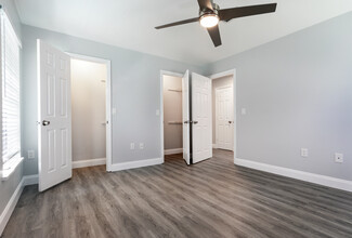 The Silkwood Apartments in Sarasota, FL - Foto de edificio - Interior Photo