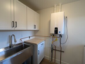 608 SE Woodland Blvd in Bend, OR - Building Photo - Building Photo