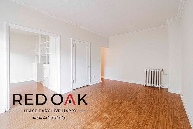 property at 570 N Rossmore Ave