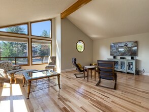 1250 NW 119th Pl in Portland, OR - Building Photo - Building Photo