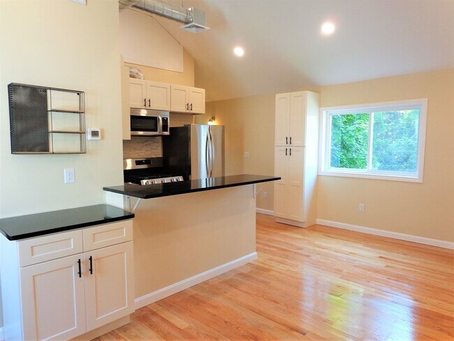 7 Williston Rd-Unit -B in Belmont, MA - Foto de edificio - Building Photo