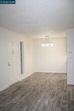 5290 San Pablo Dam Rd in El Sobrante, CA - Foto de edificio - Building Photo