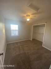 443 Dion Dr in Hubert, NC - Foto de edificio - Building Photo