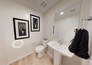 10717 Bendmore Ct in Las Vegas, NV - Building Photo - Building Photo