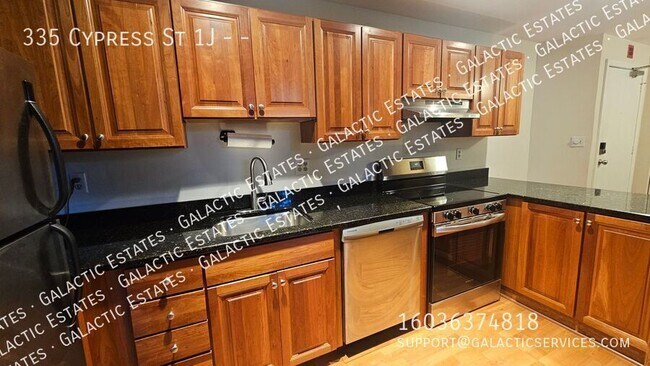 335 Cypress St in Manchester, NH - Building Photo - Building Photo