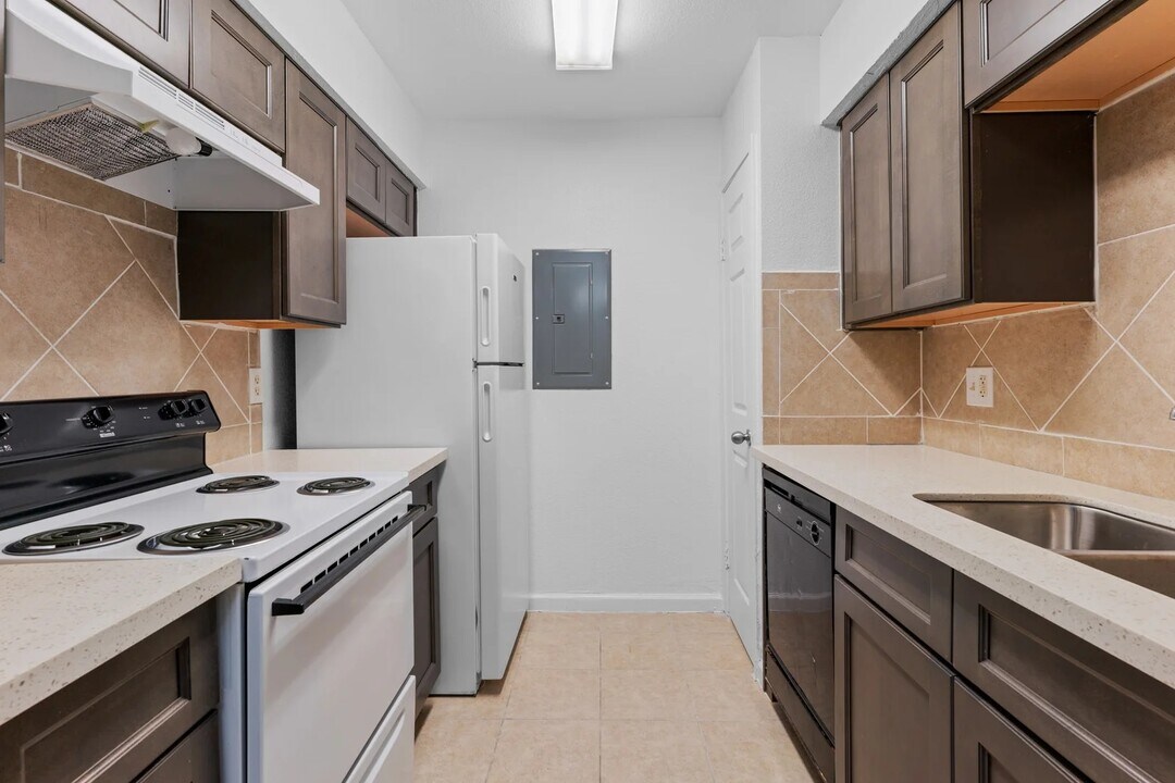 12701 Leader St in Houston, TX - Building Photo