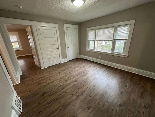 1331 Hamilton Ave NW in Grand Rapids, MI - Building Photo - Building Photo