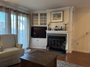 28 Mallard Cove Rd in East Hampton, CT - Building Photo - Building Photo